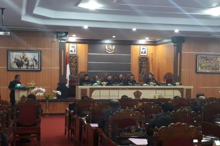 Cover Sidang Paripurna IV Kabupaten Jembrana, Tiga Ranperda Disahkan Menjadi Perda