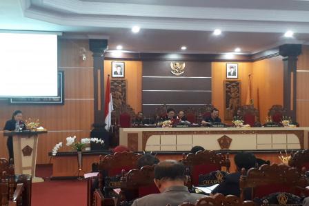 Cover Sidang Paripurna II DPRD Jembrana, Enam Fraksi Sampaikan Pemandangan Umum